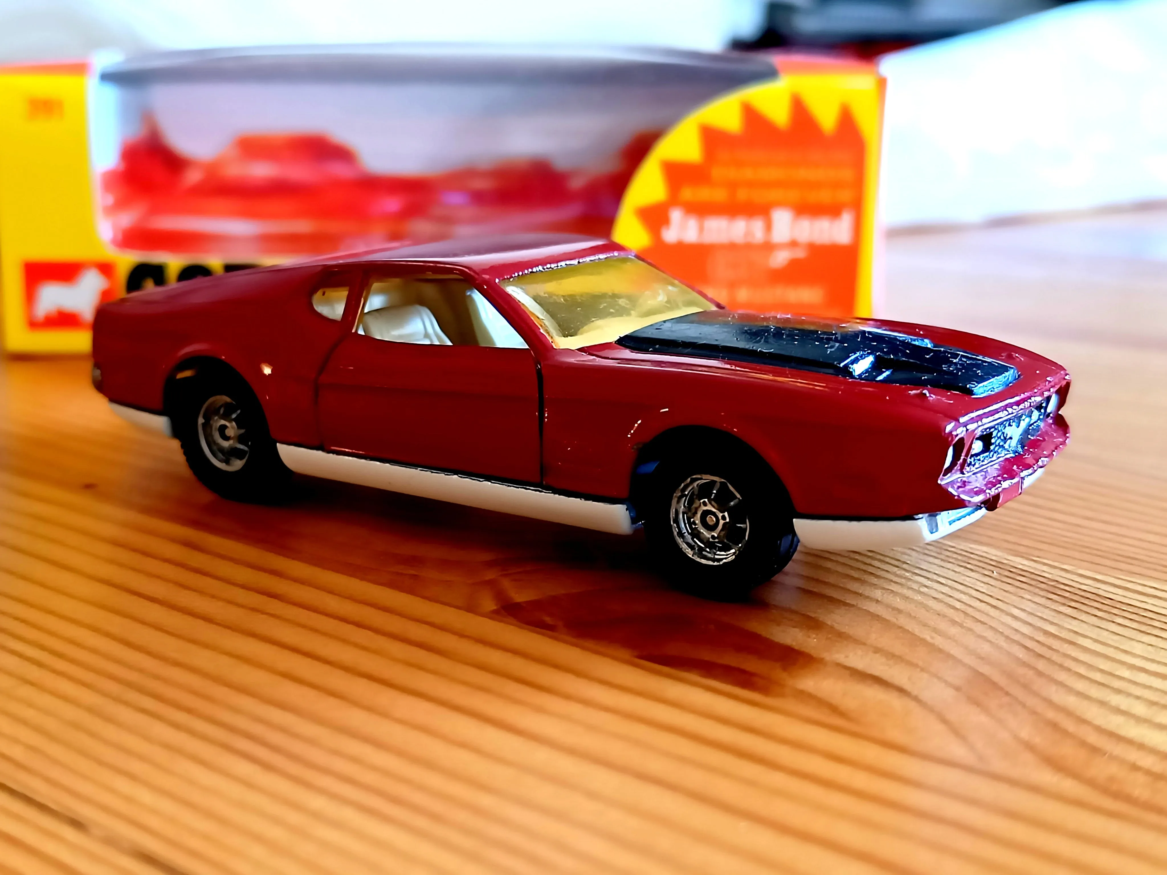 391 James Bond Ford Mustang Mach 1 with box