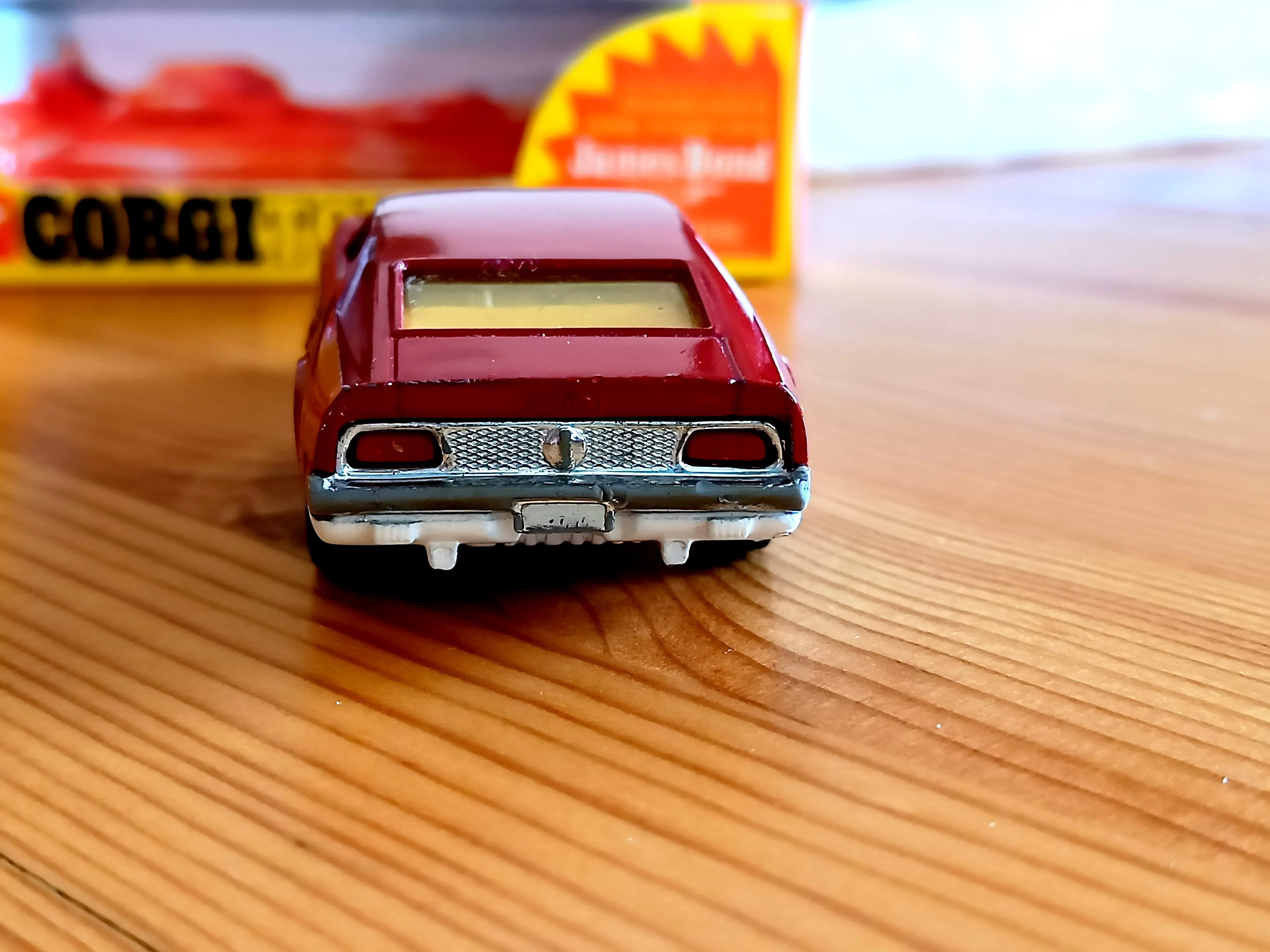391 James Bond Ford Mustang Mach 1 with box