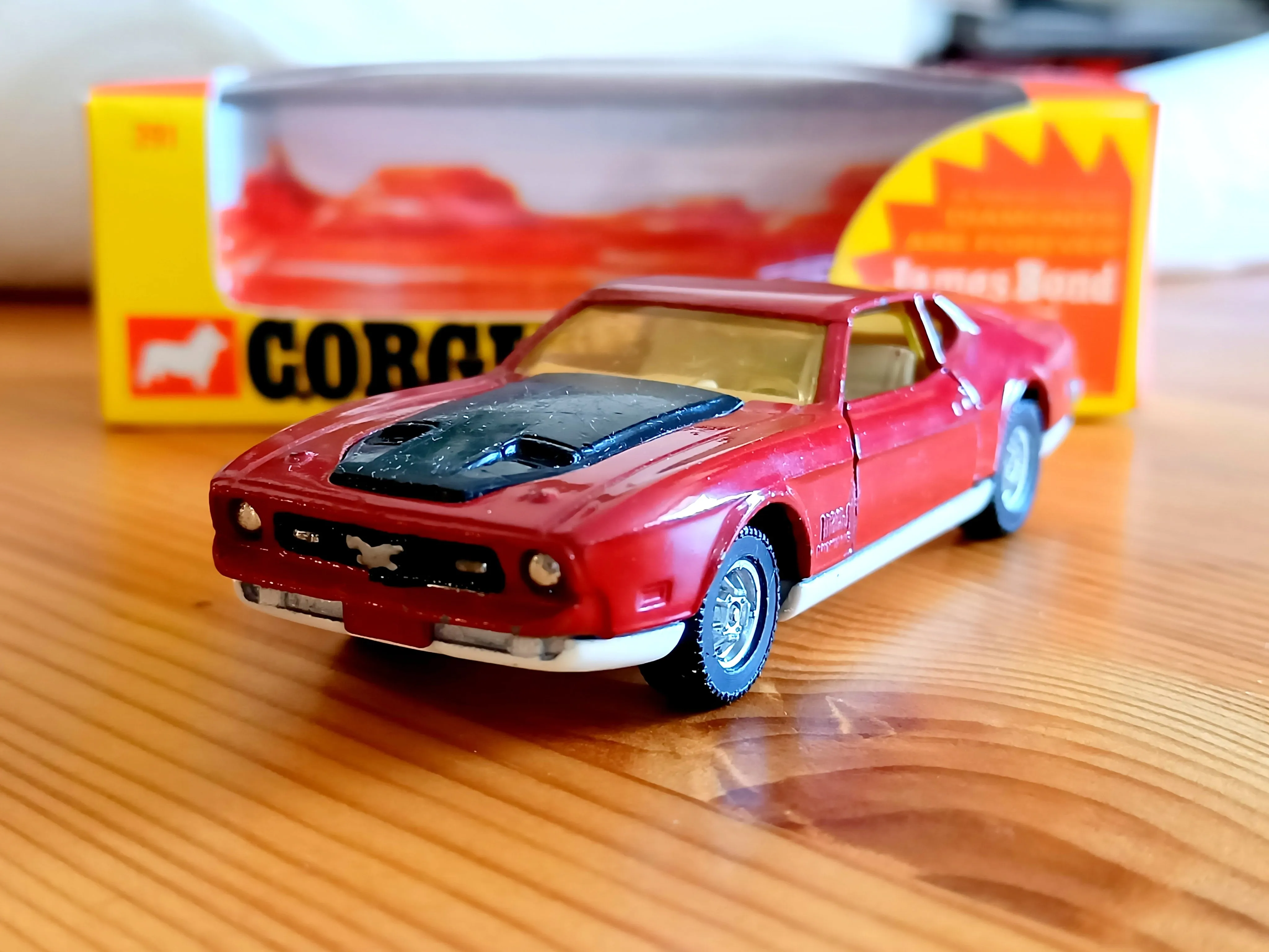391 James Bond Ford Mustang Mach 1 with box