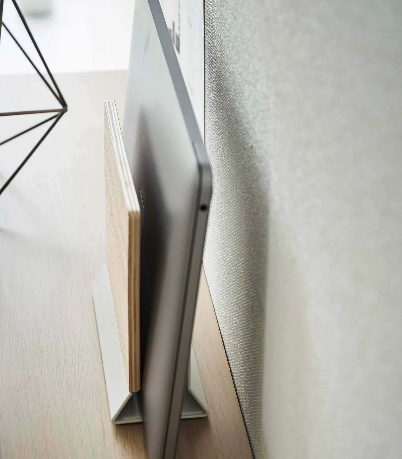 Slim Laptop Stand - Steel   Wood